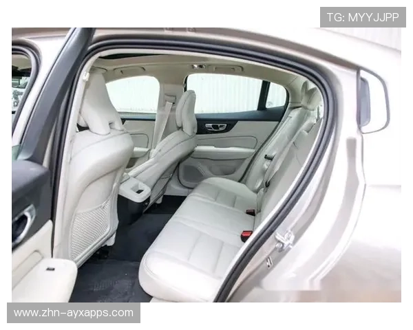 山本由伸捧冠军金杯下机!与Kike背同款37万名牌包吸睛,山本牌子